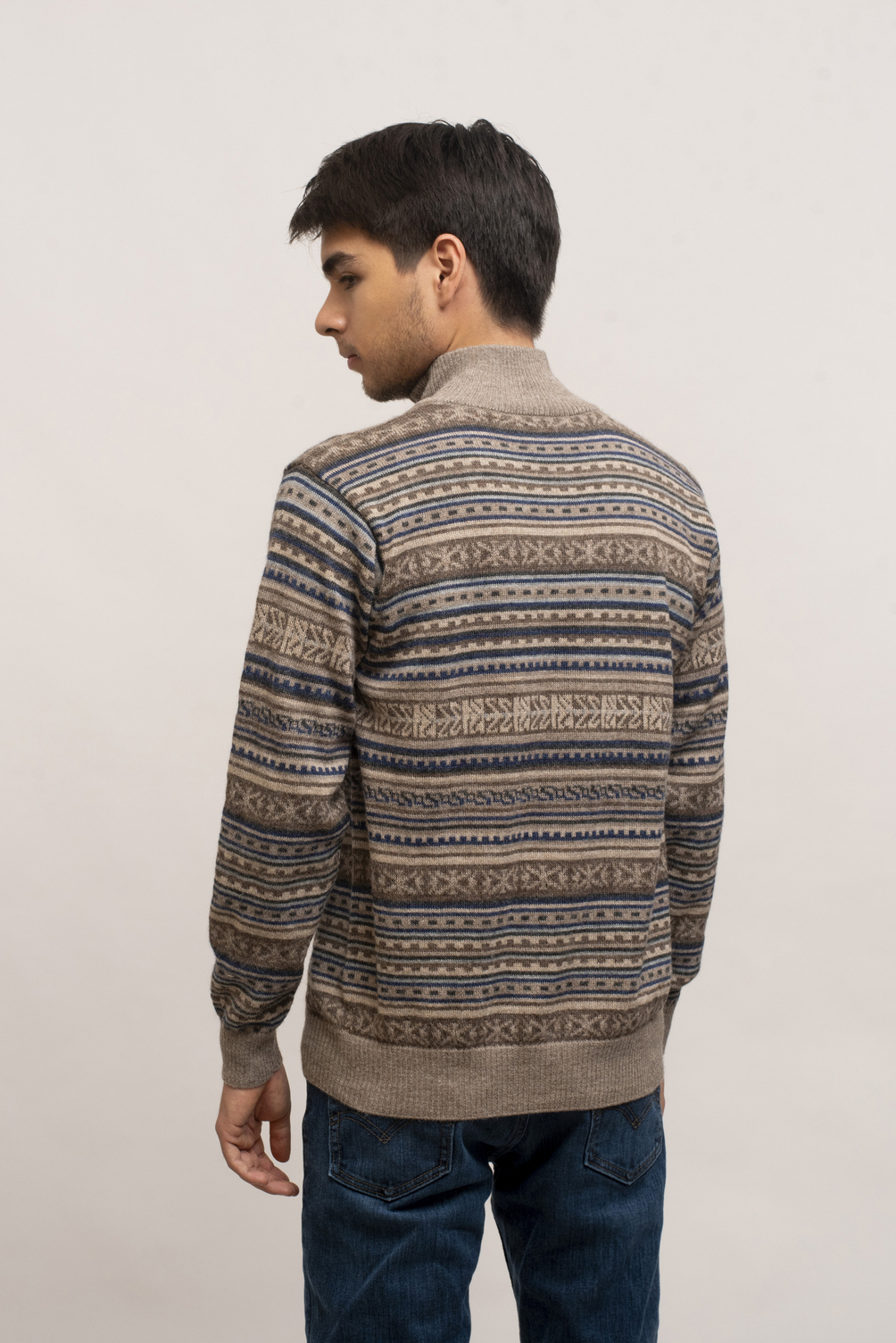 DSC_0604.NEF CHOMPA AUGUSTO COLOR BEIGE FINAL 3E DSC_0604.NEF CHOMPA AUGUSTO COLOR BEIGE FINAL 3E