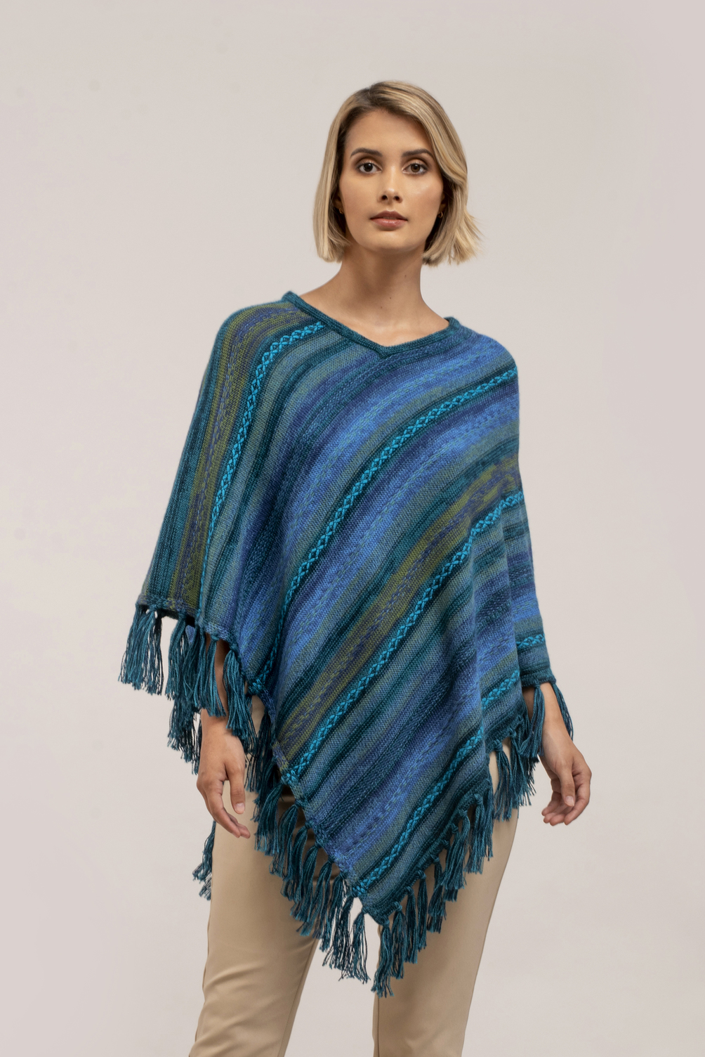 DSC_9814.NEF PONCHO SAMANTA COLOR TURQUESA FINAL 1EE DSC_9814.NEF PONCHO SAMANTA COLOR TURQUESA FINAL 1EE