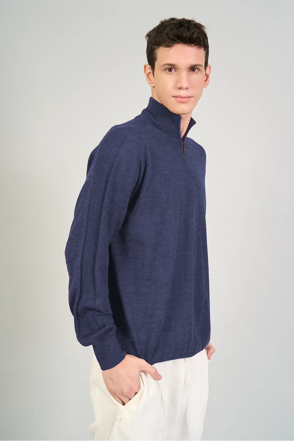 Troyer Adriano_Azul_2 Troyer Adriano_Azul_2