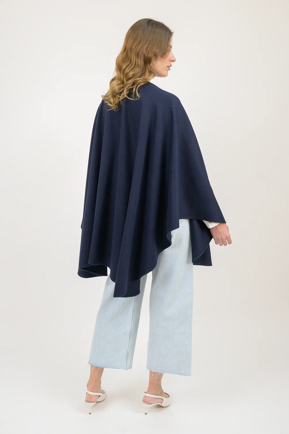 Ruana Tania_Azul Marino_4 Ruana Tania_Azul Marino_4