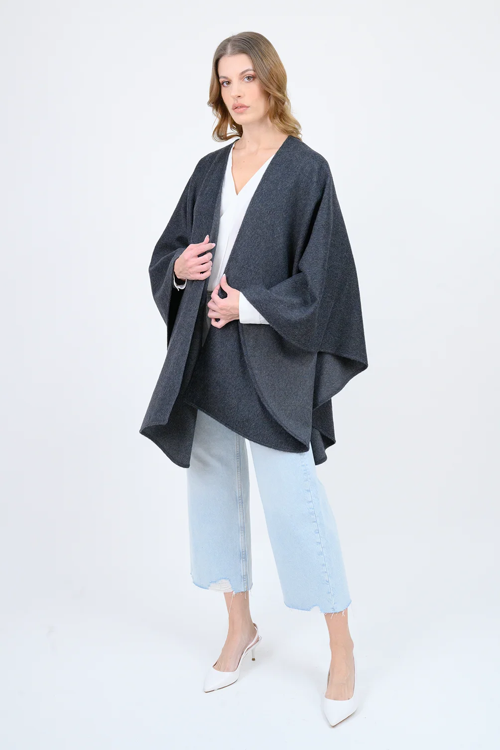 Ruana Tania_Negro_Charcoal_4 Ruana Tania_Negro_Charcoal_4