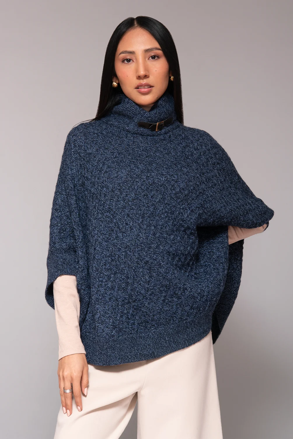 Poncho Romina_Azul Moliente_1