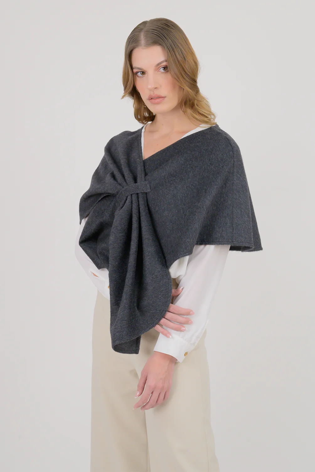 Capa Emma_Charcoal_2