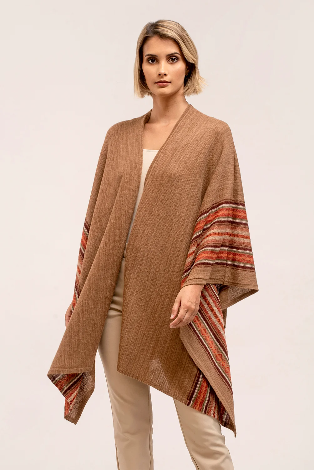 Ruana Caporal_Camello_1 Ruana Caporal_Camello_1