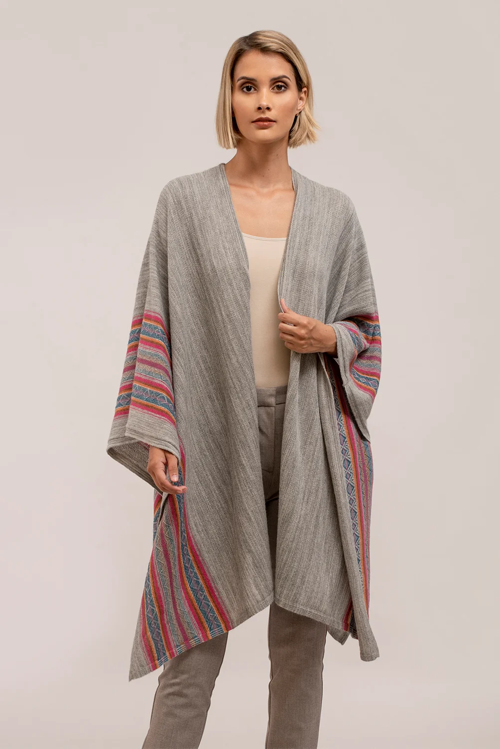 Ruana Caporal_Plata_1 Ruana Caporal_Plata_1