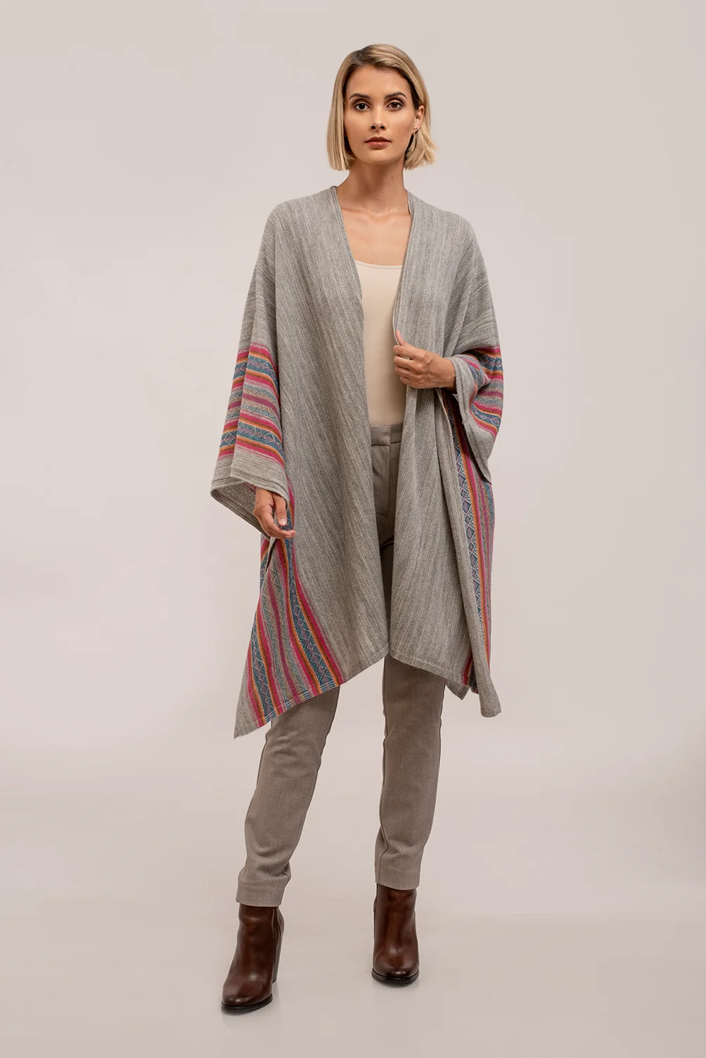 Ruana Caporal_Plata_4 Ruana Caporal_Plata_4