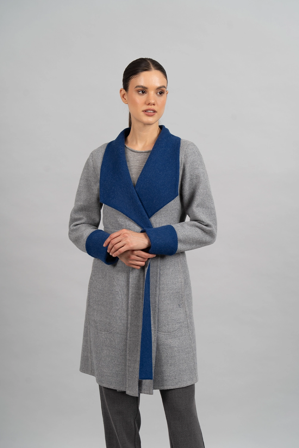 PA 0545 ABRIGO COD PLATA ASUL AL REVÉS 1 - WEBP