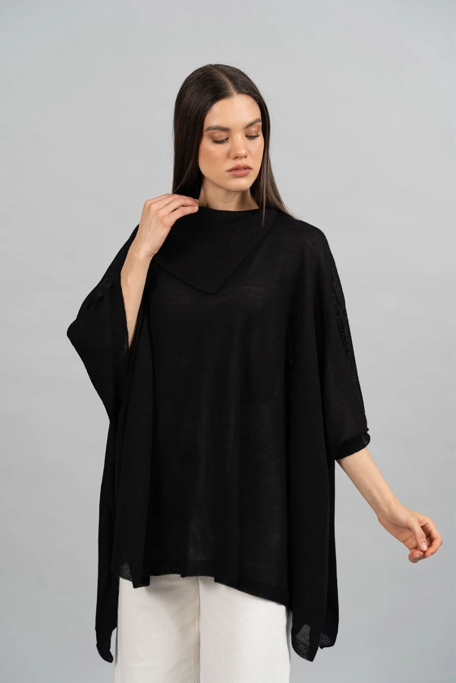 Poncho Melania Negro