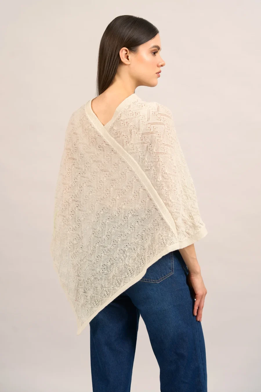 Poncho Aitana Hueso