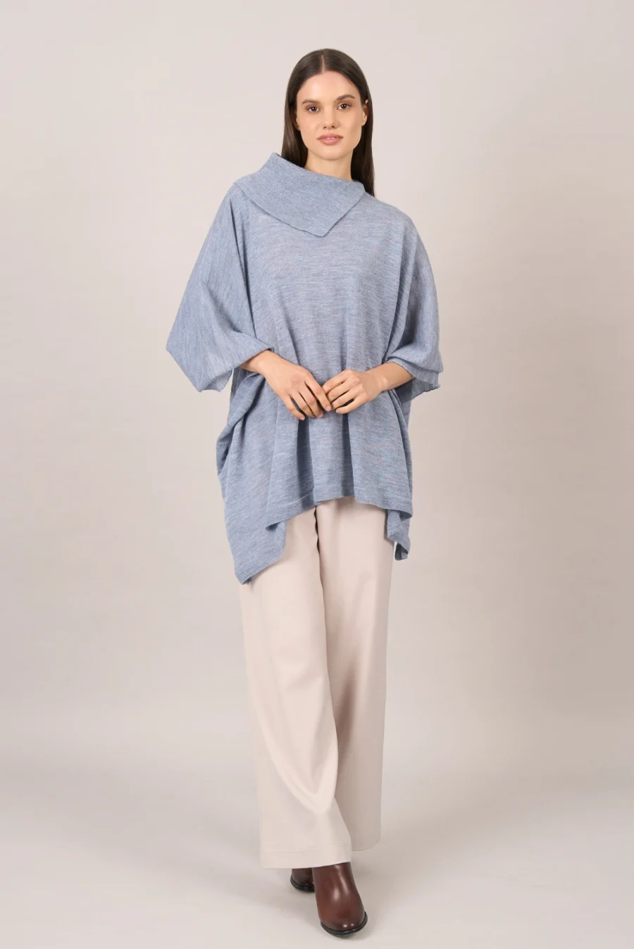 Poncho Melania Celeste