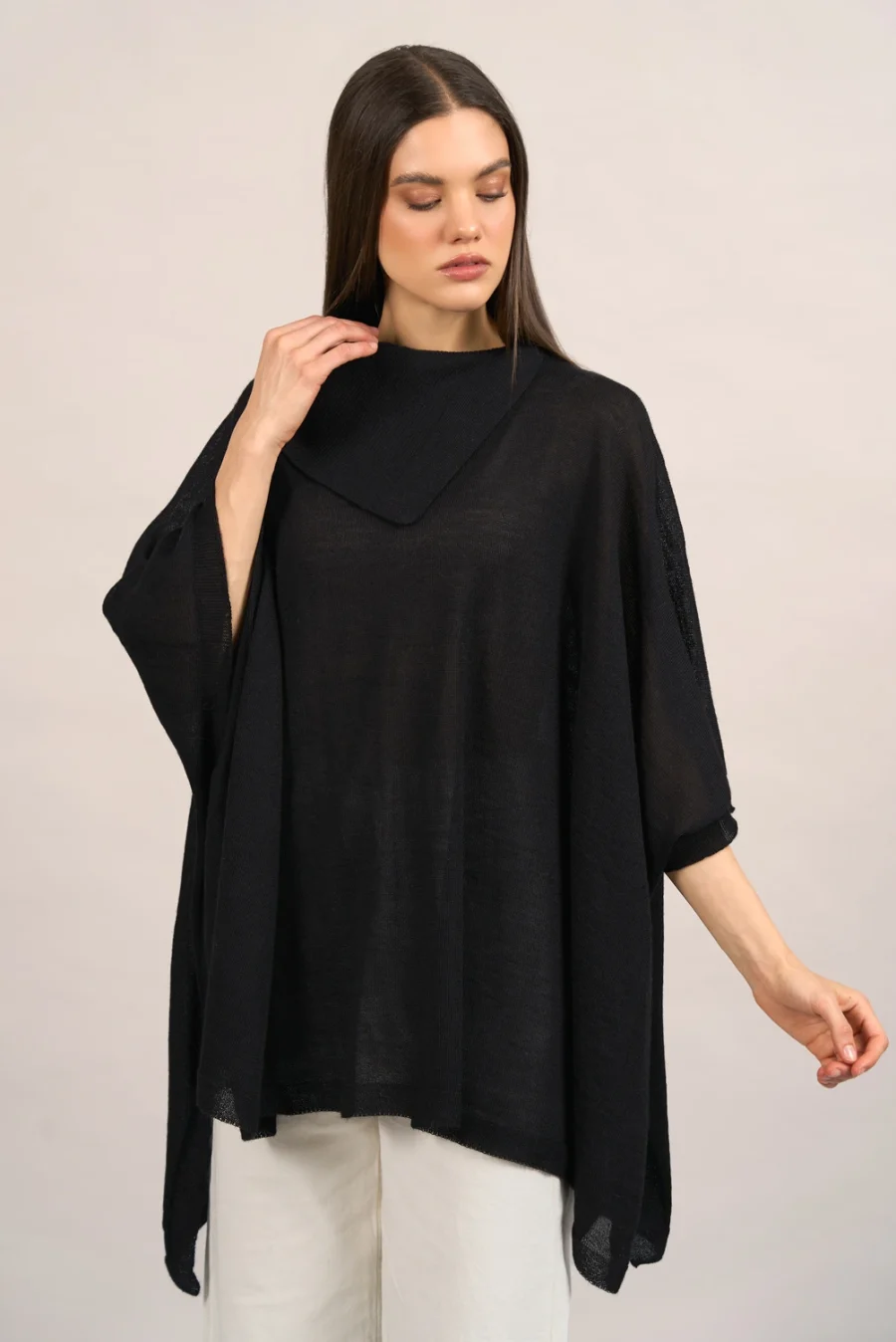 Poncho Melania Negro