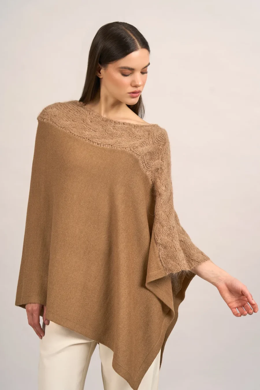 Poncho Sharon Camello
