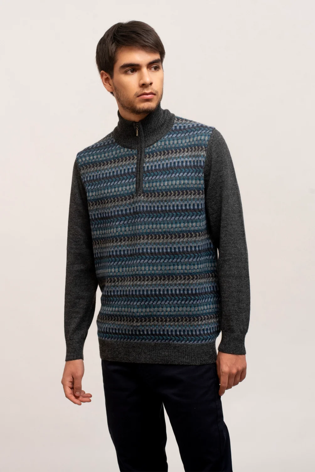 Troyer Sissag_Gris_2 Troyer Sissag_Gris_2