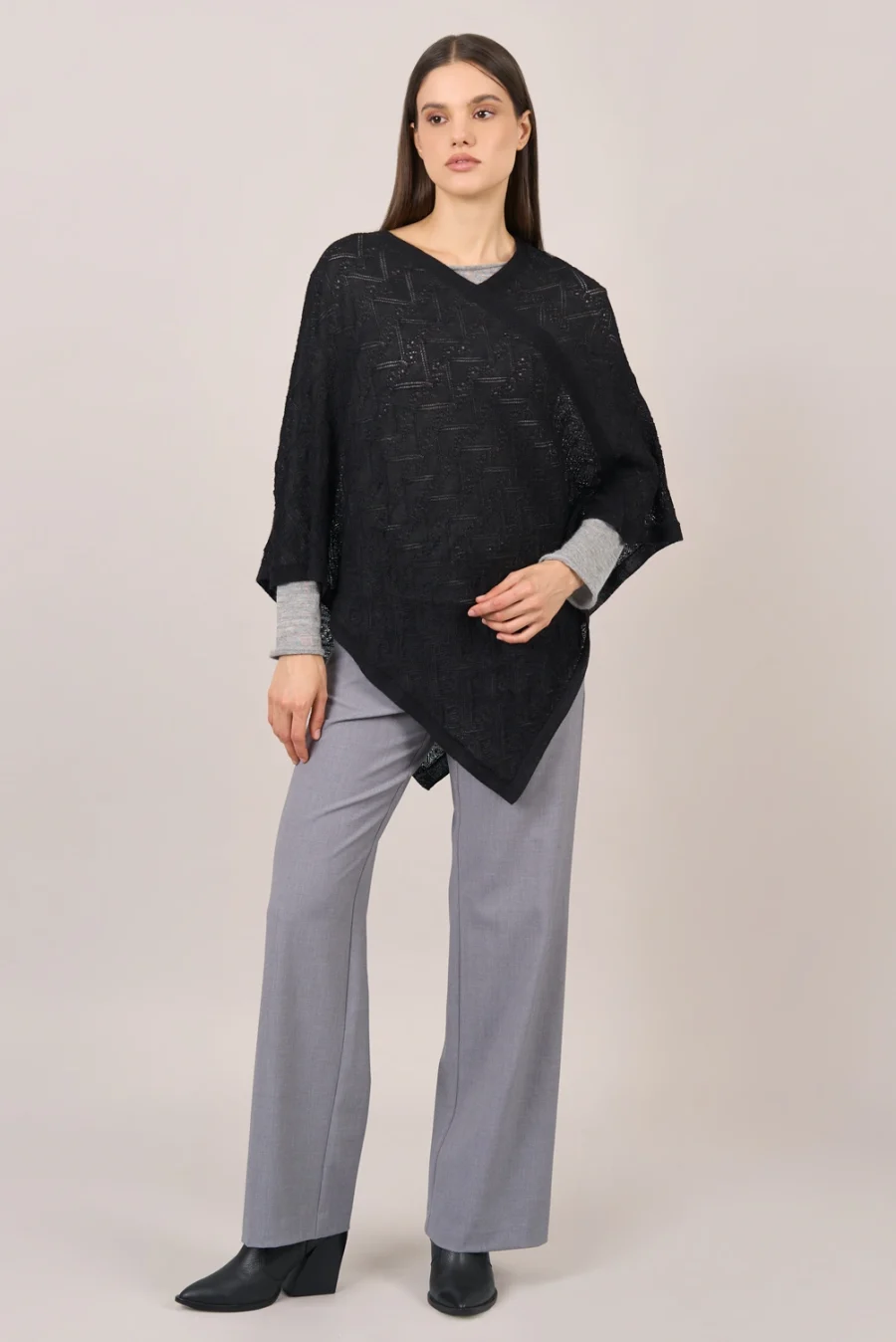 Aitana Black Poncho