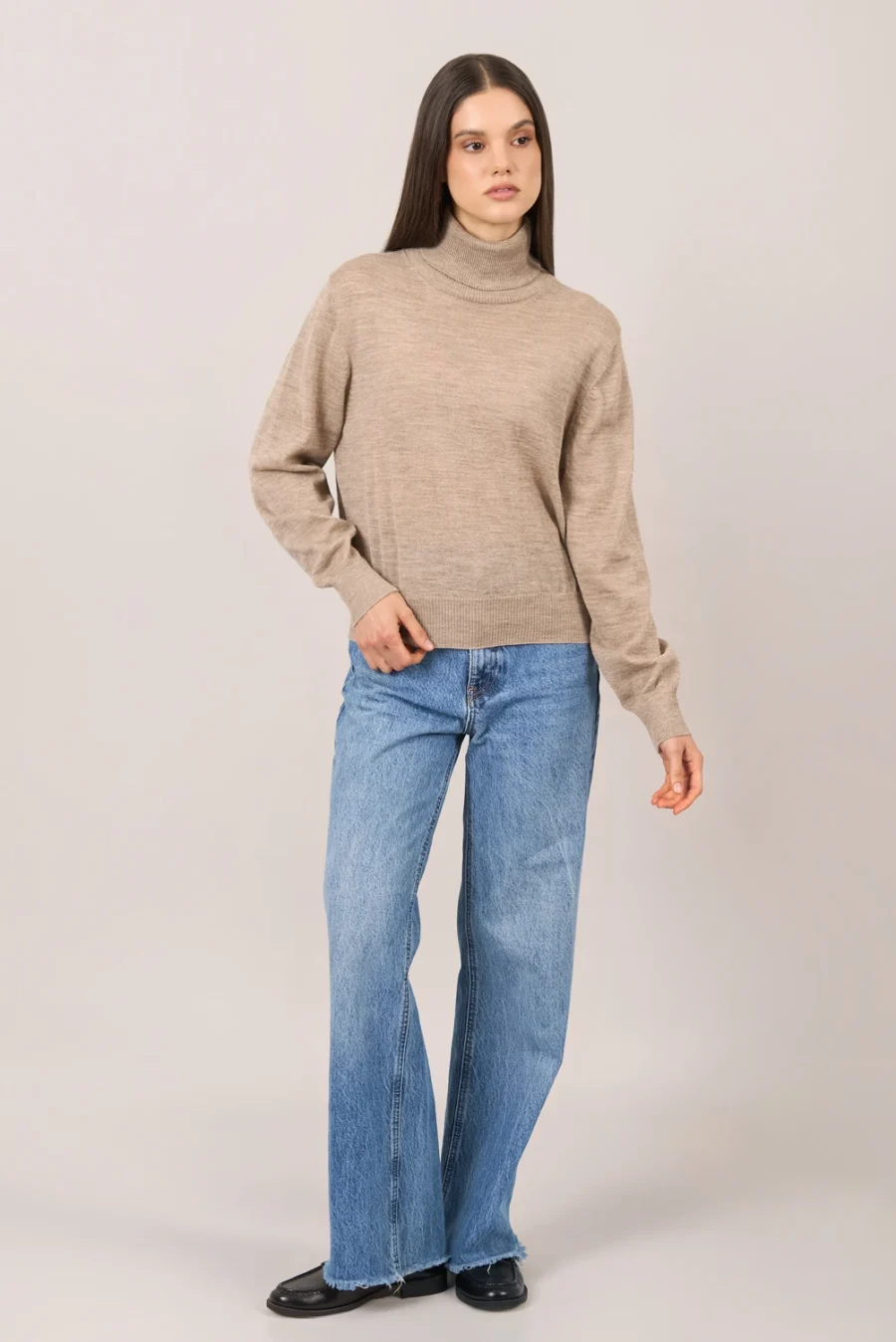 Chompa Scarlet Beige