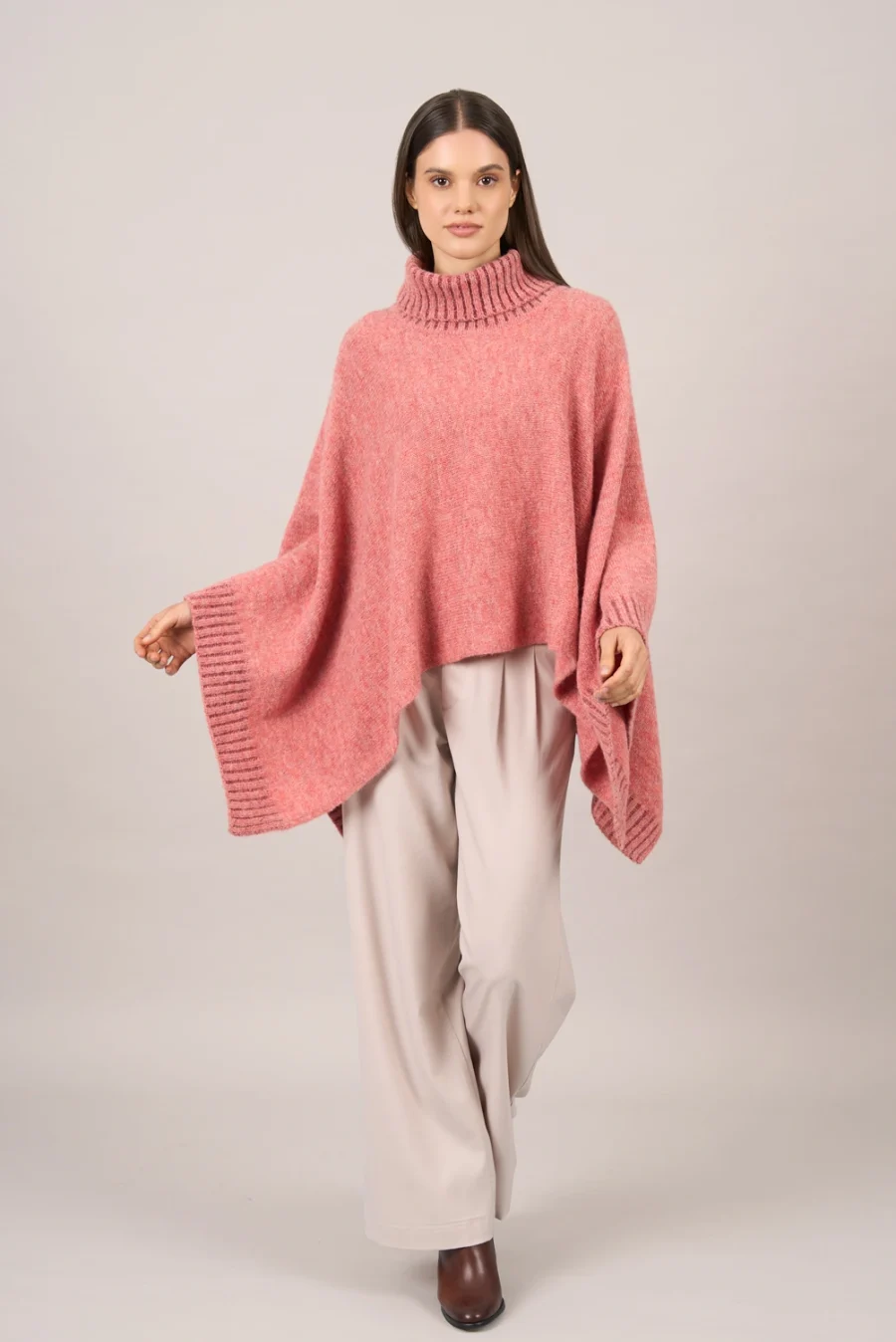 Amelia Melon Poncho